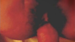 兩個女同性戀金發女郎和一個男人發生性關係
