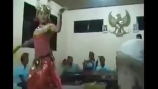 色情編輯的女性穿著最坦率的內衣