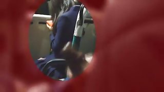 墮落的女孩強迫一個男人操她