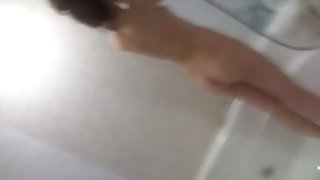 蓋伊在肛門亂搞兩隻小雞