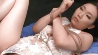 胖女人贏得了戰鬥並與裁判性交