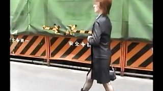 男孩vdul在他心愛的帽子裡