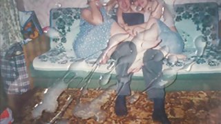 18歲的布魯內特Judy zhahnulas和一位朋友