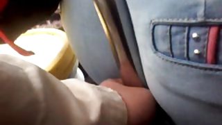 與一個男人發生性關係後，有大山雀的若蟲自己有點扯了一下