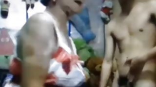 老德國女人記得她年輕的歲月騎著情人的傢伙