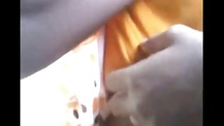 燃燒的寶貝埃琳娜吮吸叛逆的辣根