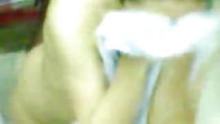金發女郎，有一個美麗的屁股吸了雞巴，性交和得到暨在字段標記