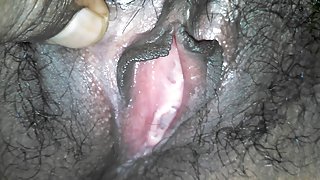年輕夫婦熱情地夢見性