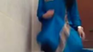 辣妹知道如何操一個真正的女性狂熱者