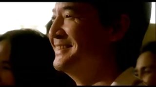 這個傢伙打了他女朋友的屁股，讓她吮吸