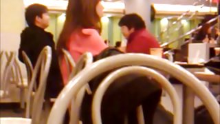 成熟的貓性交由兩個男人