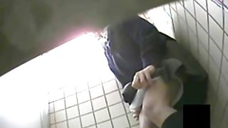美女阿萊塔在游泳池性交