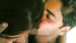 迷人的女性在按摩後與男人發生性關係