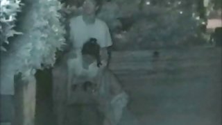 肛交與一個黑髮在床上