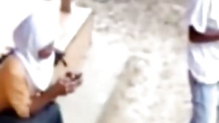 這個男孩穿上牛仔褲的相機手機彈性屁股